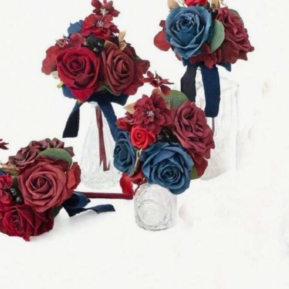 Lings mini bouquet or centerpiece in navy and burgundy - Picture 2 of 2
